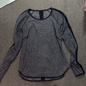 LuluLemon - Black&Grey Long Sleeve